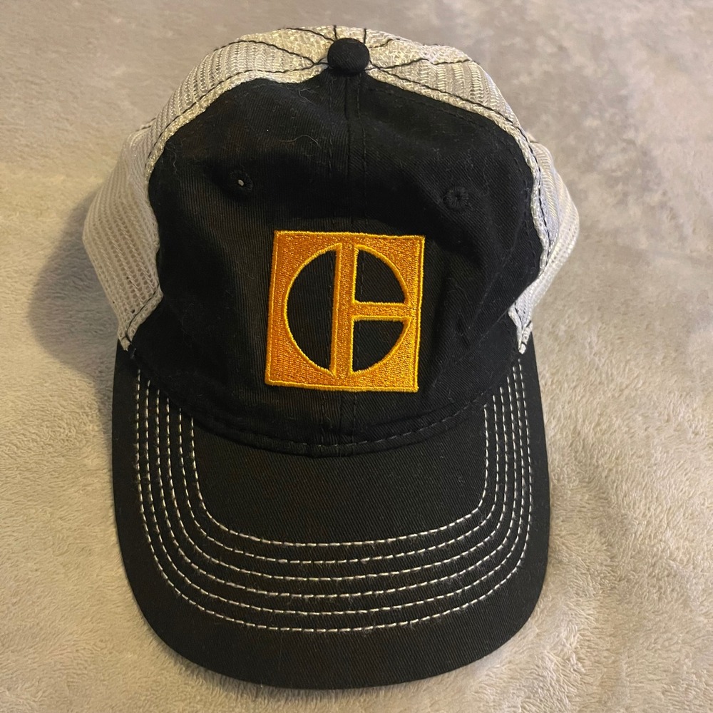 CAT Caterpillar Mens Black Mesh Trucker Hat Yellow Logo Adjustable‎ Snapback
